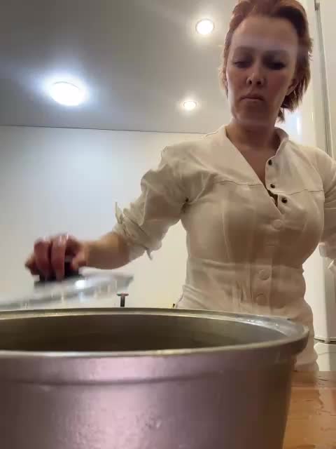 vik77777A Cam Model Chat October 29, 2025