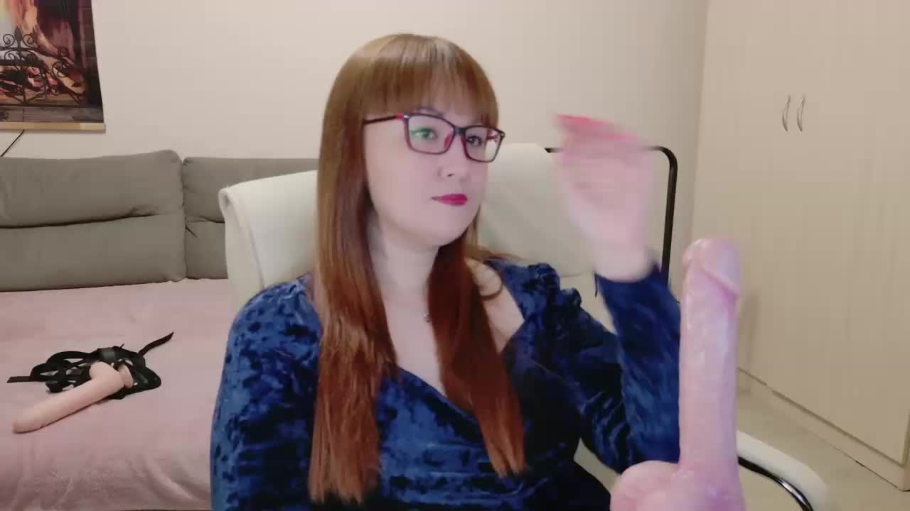 MISTRESS-FOX Cam Model Chat October 29, 2025