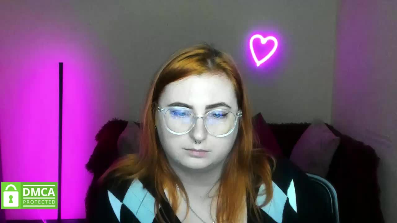 Aliciaredluv Cam Model Chat October 29, 2025