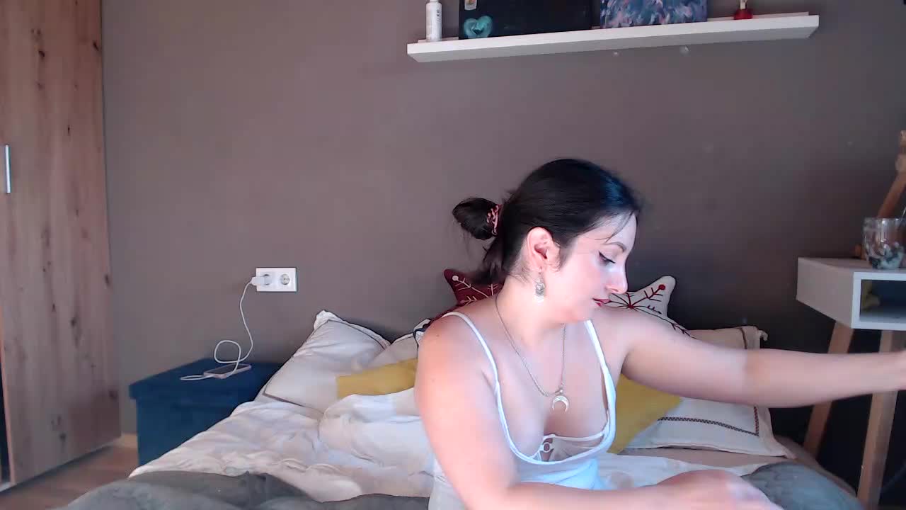 Succubus13 Cam Model Chat October 29, 2025