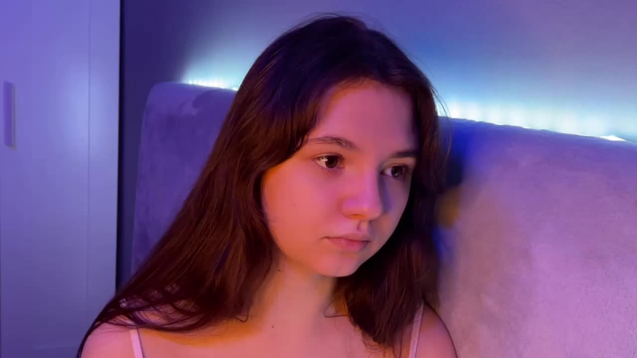 AlisaGold- Cam Model Chat October 29, 2025