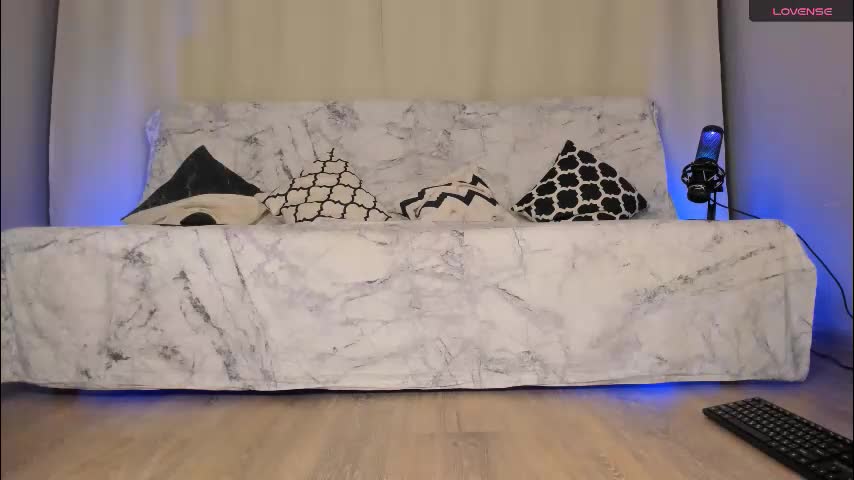 emmahotvibe Cam Model Chat October 29, 2025