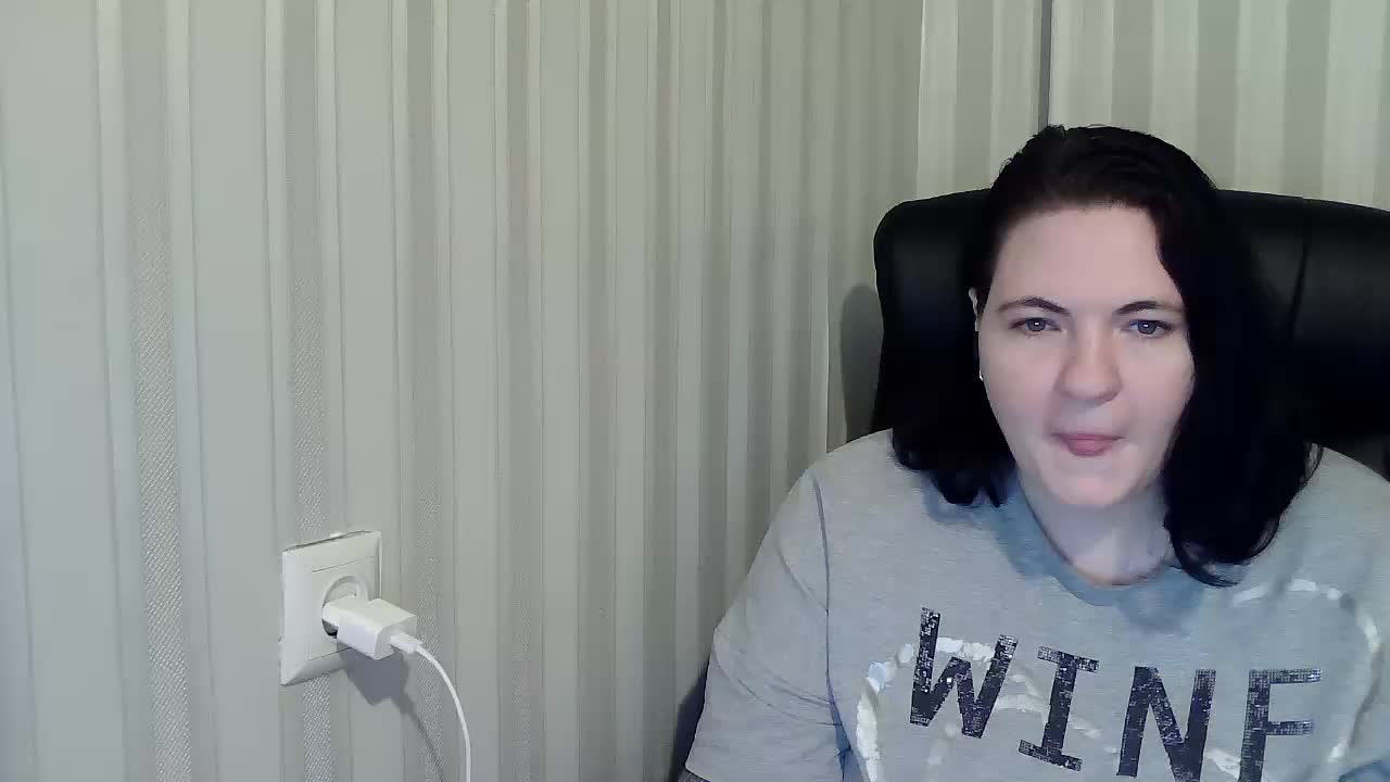 XLisaBlueX Cam Model Chat October 29, 2025