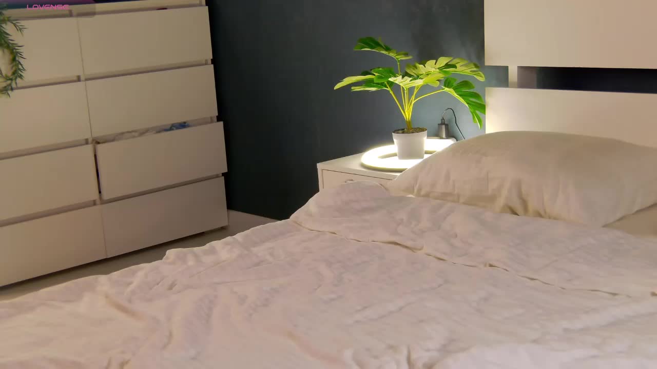 -mozaly- Cam Model Chat October 29, 2025