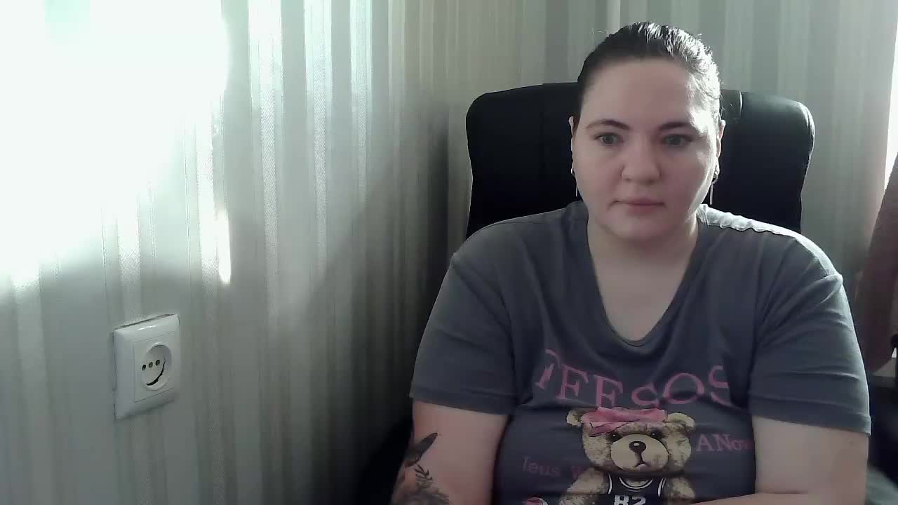 XLisaBlueX Cam Model Chat October 30, 2025