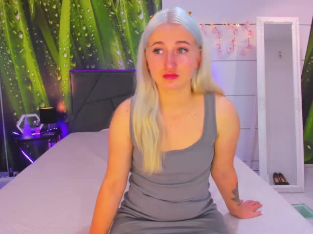 HollyTaillor Cam Model Chat October 30, 2025