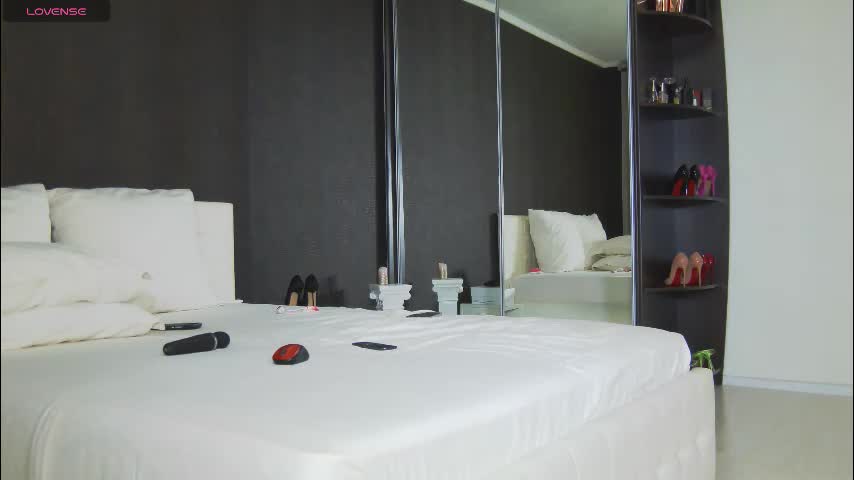 hefner_girl Cam Model Chat October 30, 2025