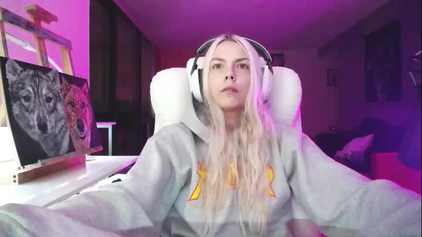 tinykylie Cam Model Chat October 30, 2025