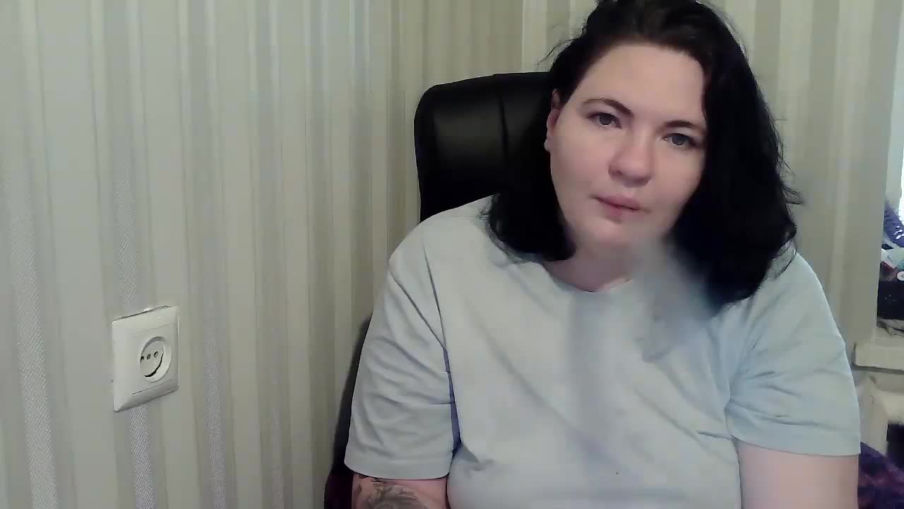 XLisaBlueX Cam Model Chat October 30, 2025