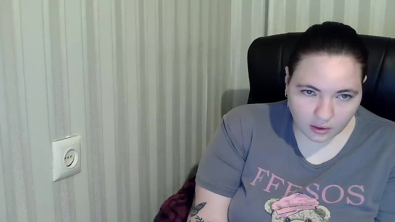 XLisaBlueX Cam Model Chat October 30, 2025