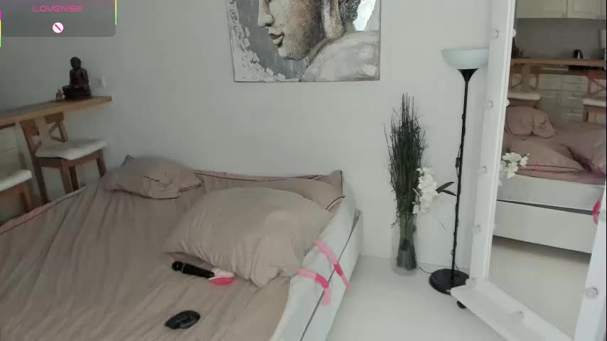 lili_and_niki Cam Model Chat October 30, 2025