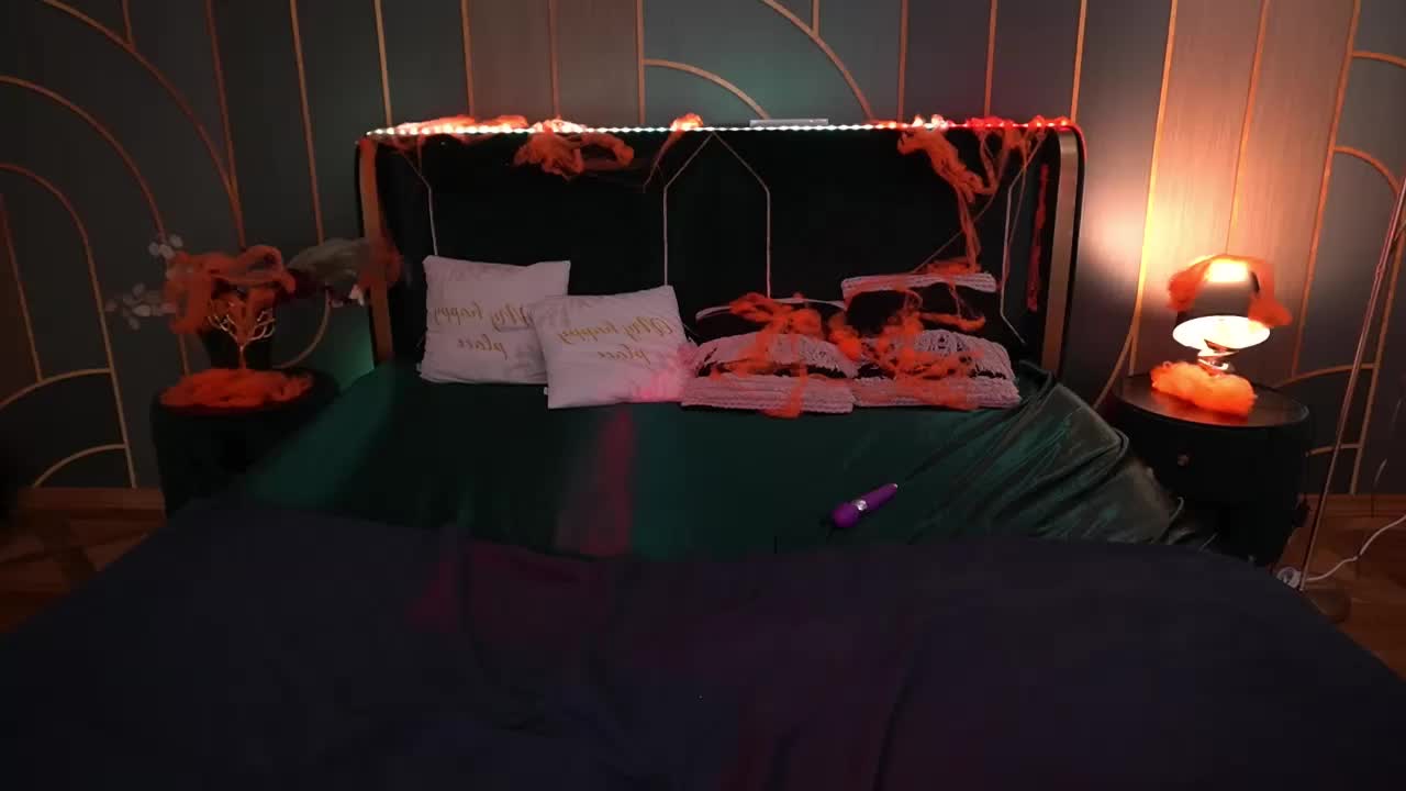 LunaLicks Cam Model Chat October 30, 2025