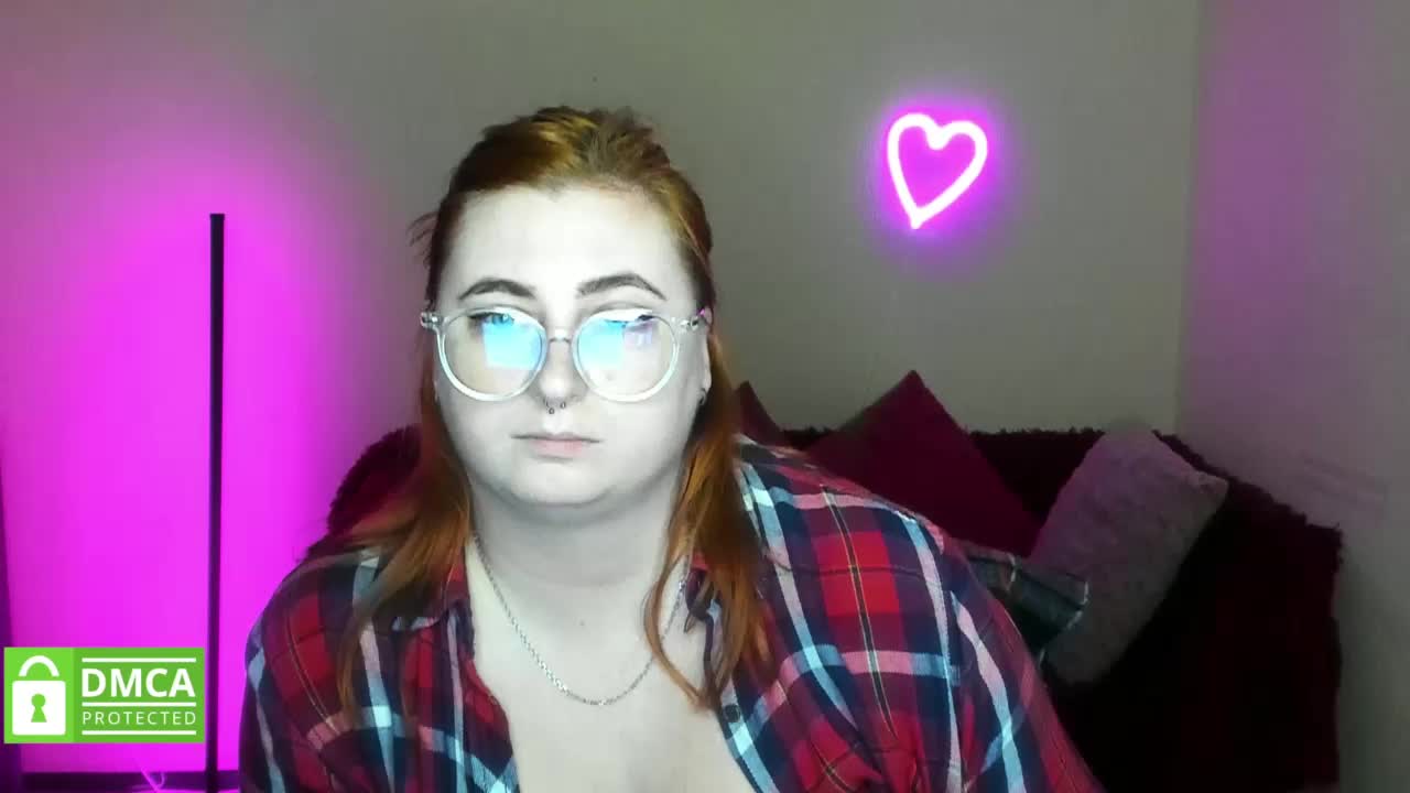 Aliciaredluv Cam Model Chat October 30, 2025