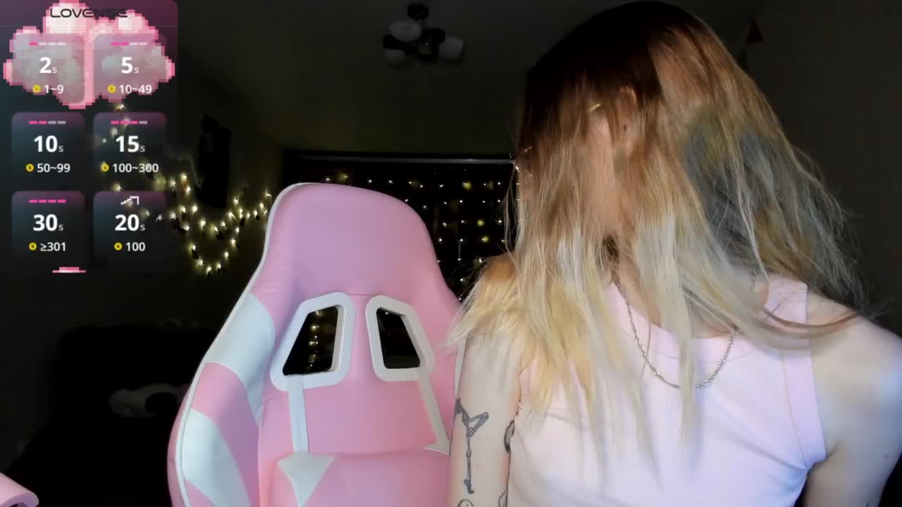 Polikinesis Cam Model Chat October 30, 2025