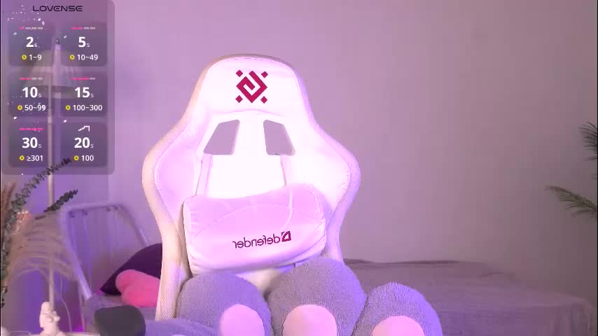 dragon_ink Cam Model Chat October 30, 2025