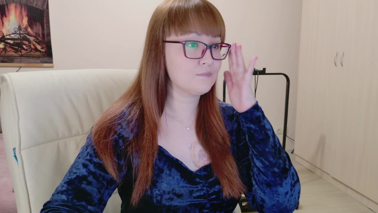 MISTRESS-FOX Cam Model Chat October 30, 2025