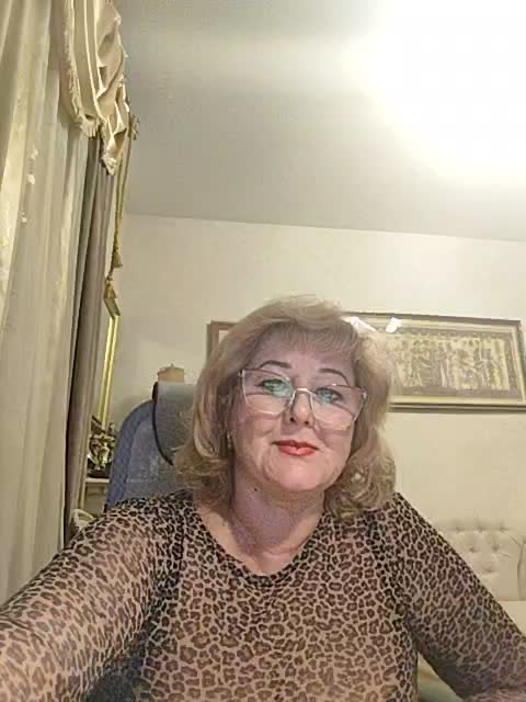 KarinkaSweet Cam Model Chat October 30, 2025