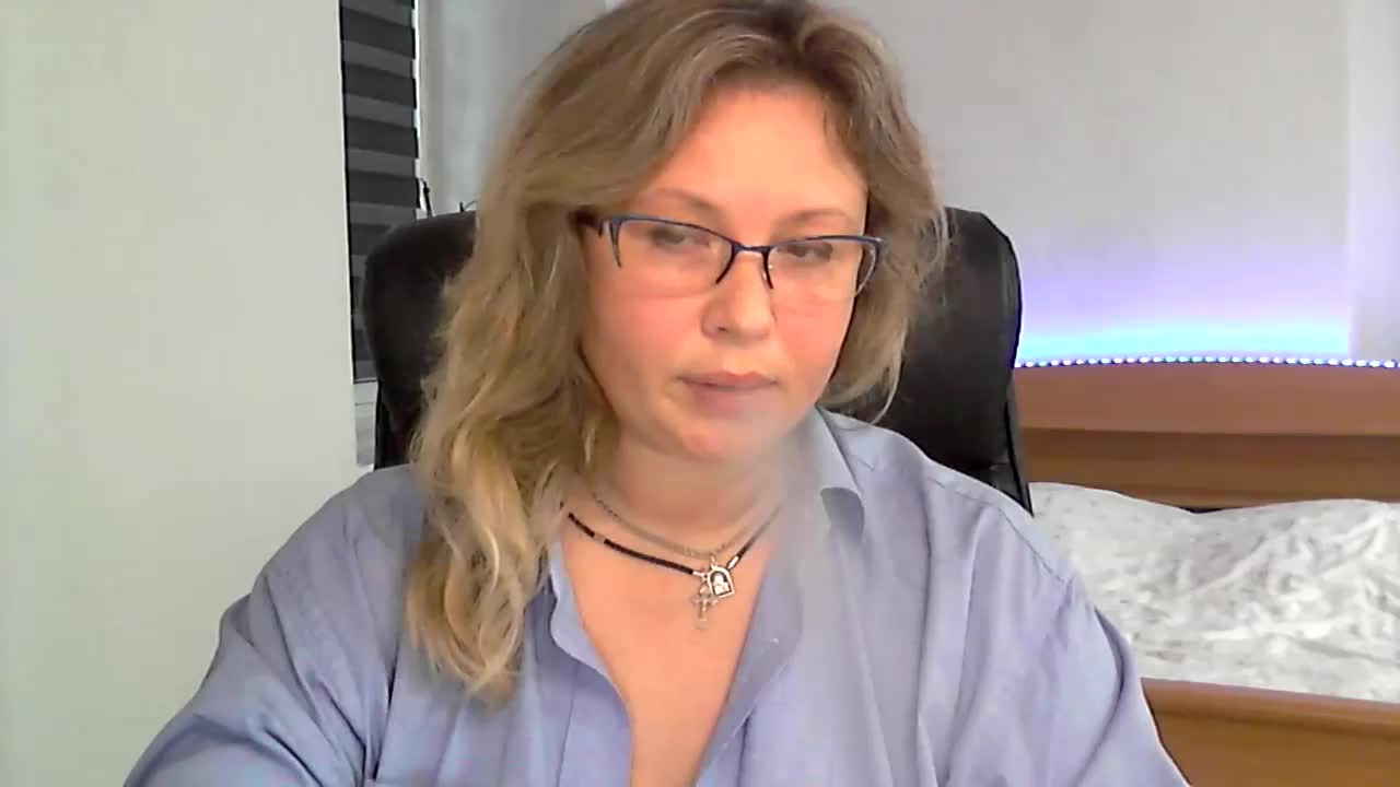 NERVOMOTINA Cam Model Chat October 30, 2025