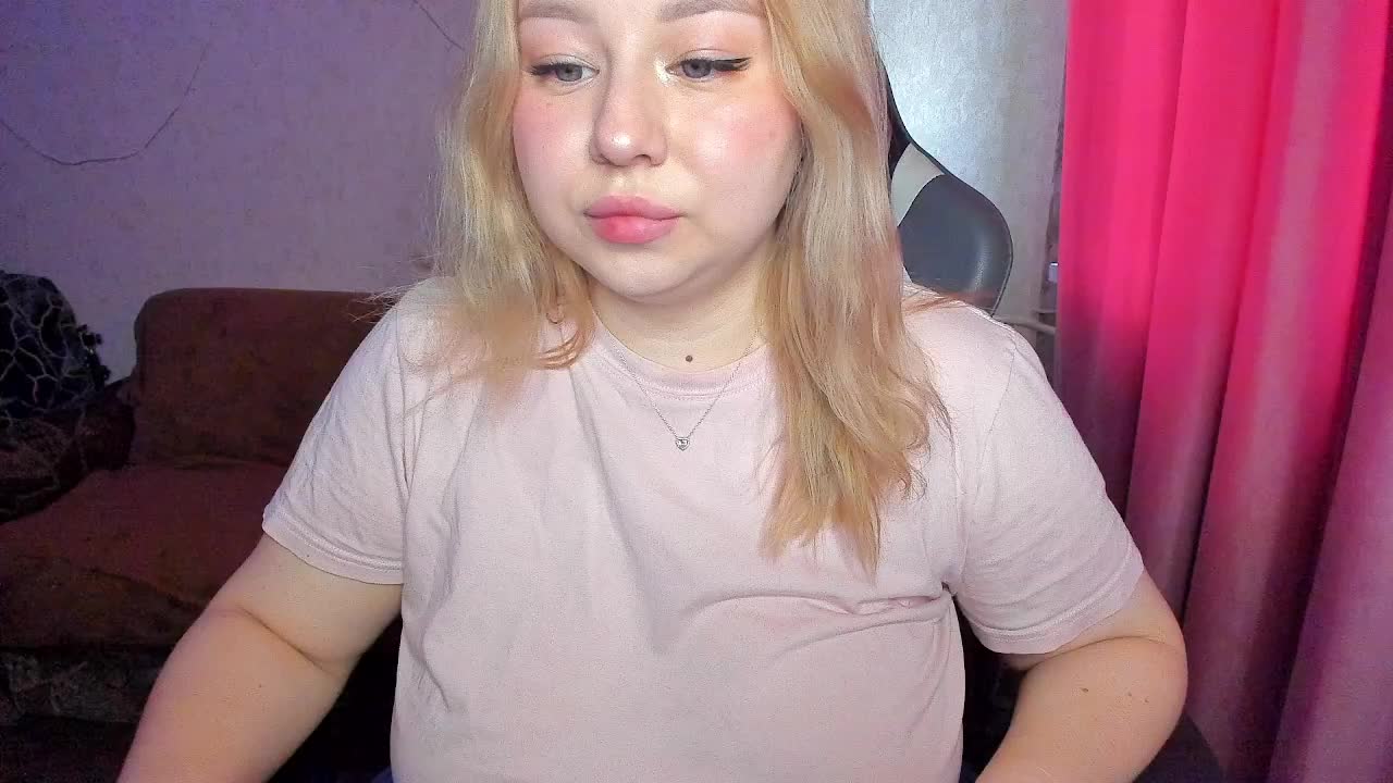 MilkaFoxy Cam Model Chat October 30, 2025