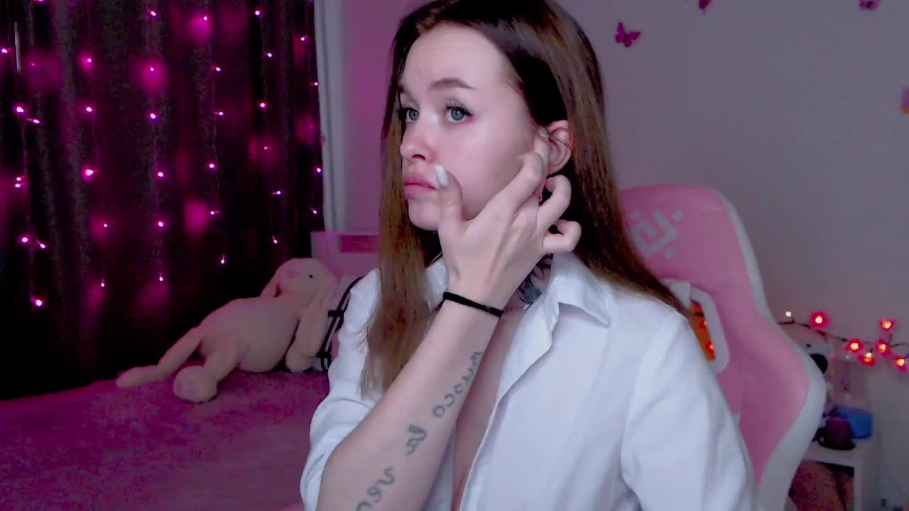 NaughtyMable Cam Model Chat October 30, 2025