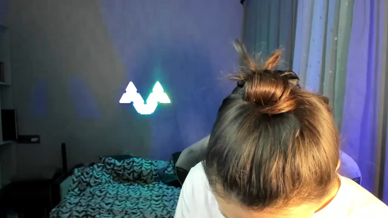 -EmilyJones- Cam Model Chat October 30, 2025