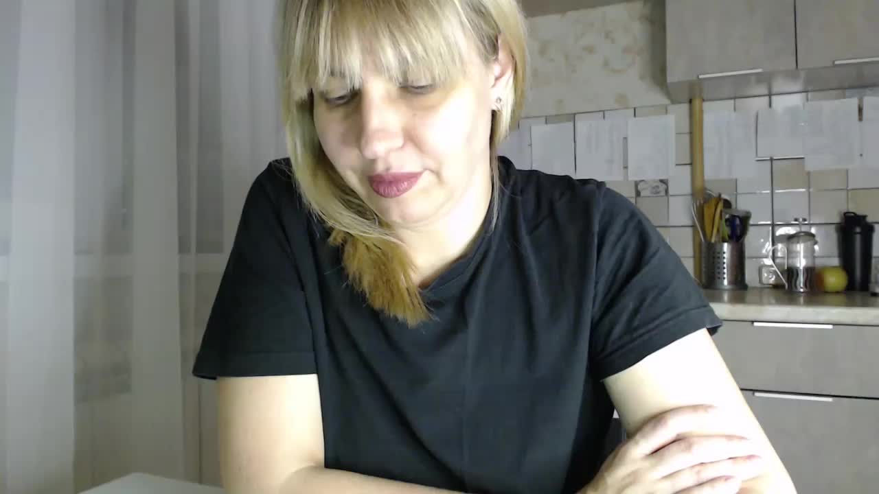 Karmella Cam Model Chat October 30, 2025