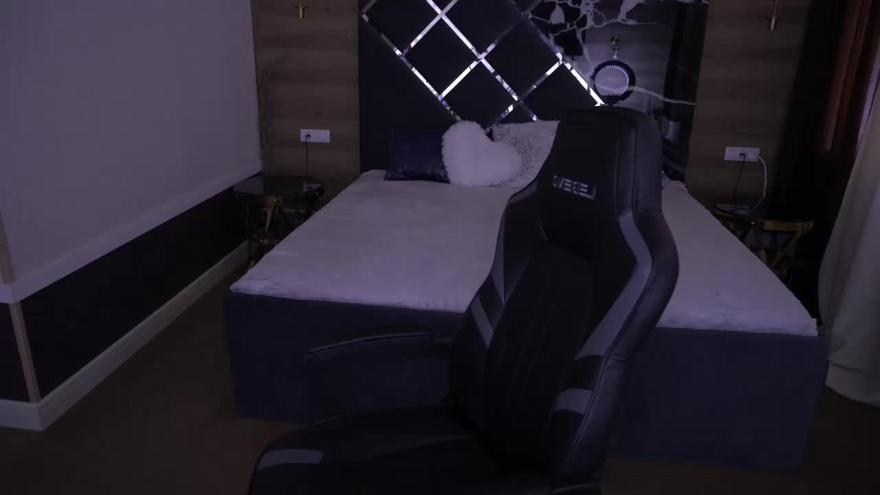 AmazonkaStarrr Cam Model Chat October 30, 2025