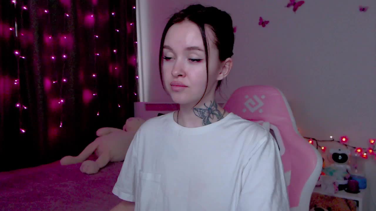 NaughtyMable Cam Model Chat October 30, 2025