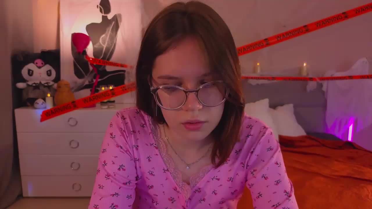 MiaLuw Cam Model Chat October 30, 2025