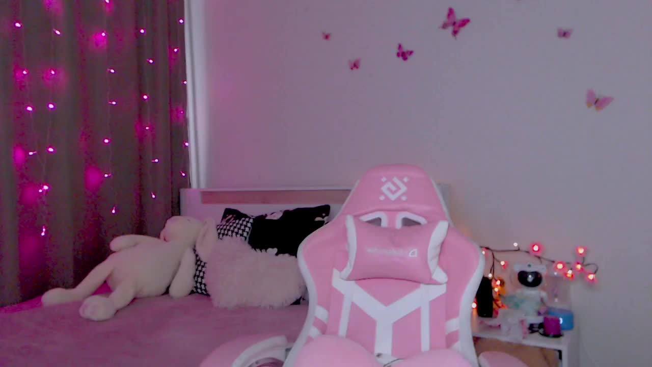 NaughtyMable Cam Model Chat October 30, 2025