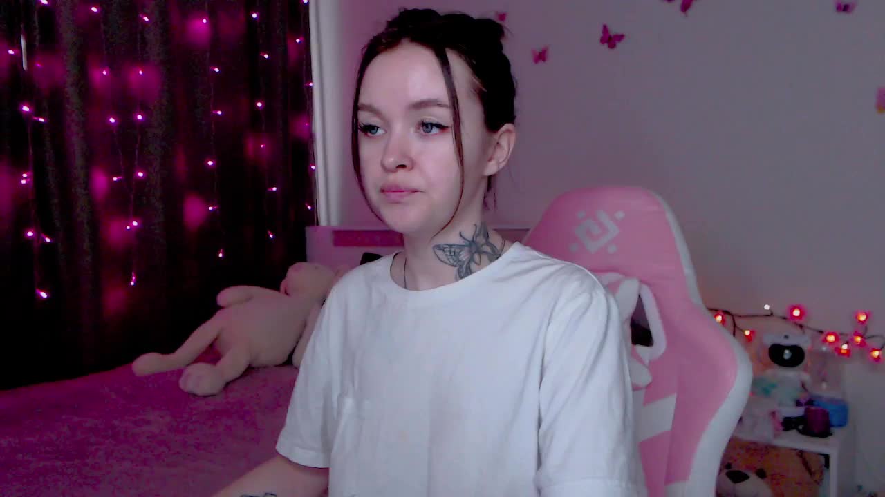 NaughtyMable Cam Model Chat October 30, 2025