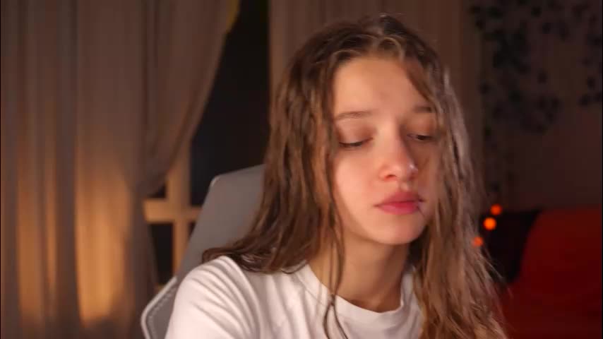 little_poetry Cam Model Chat October 30, 2025