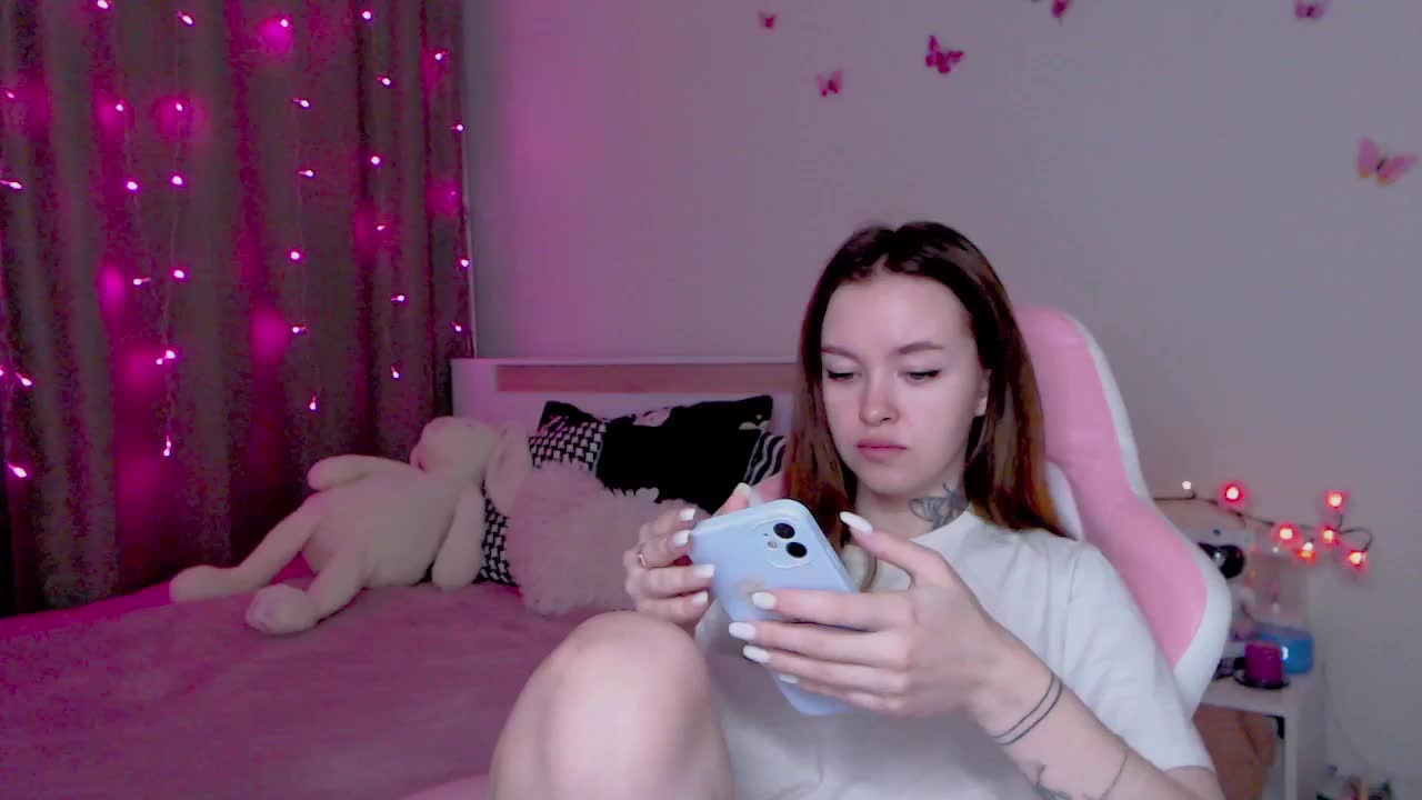 NaughtyMable Cam Model Chat October 30, 2025