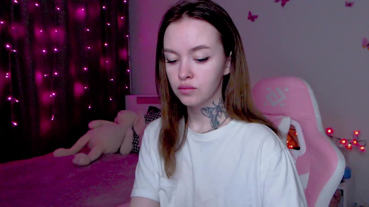 NaughtyMable Cam Model Chat October 30, 2025