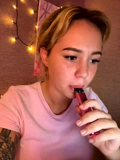 dikidii Cam Model Chat October 30, 2025