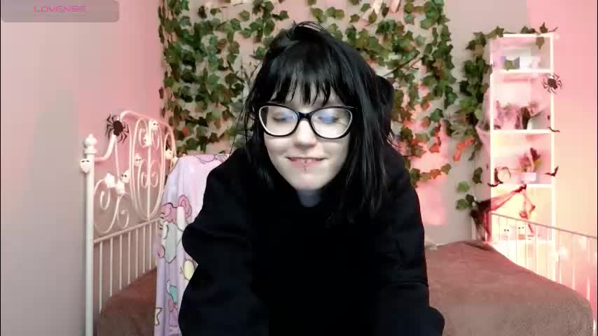 hazeltompson Cam Model Chat October 30, 2025