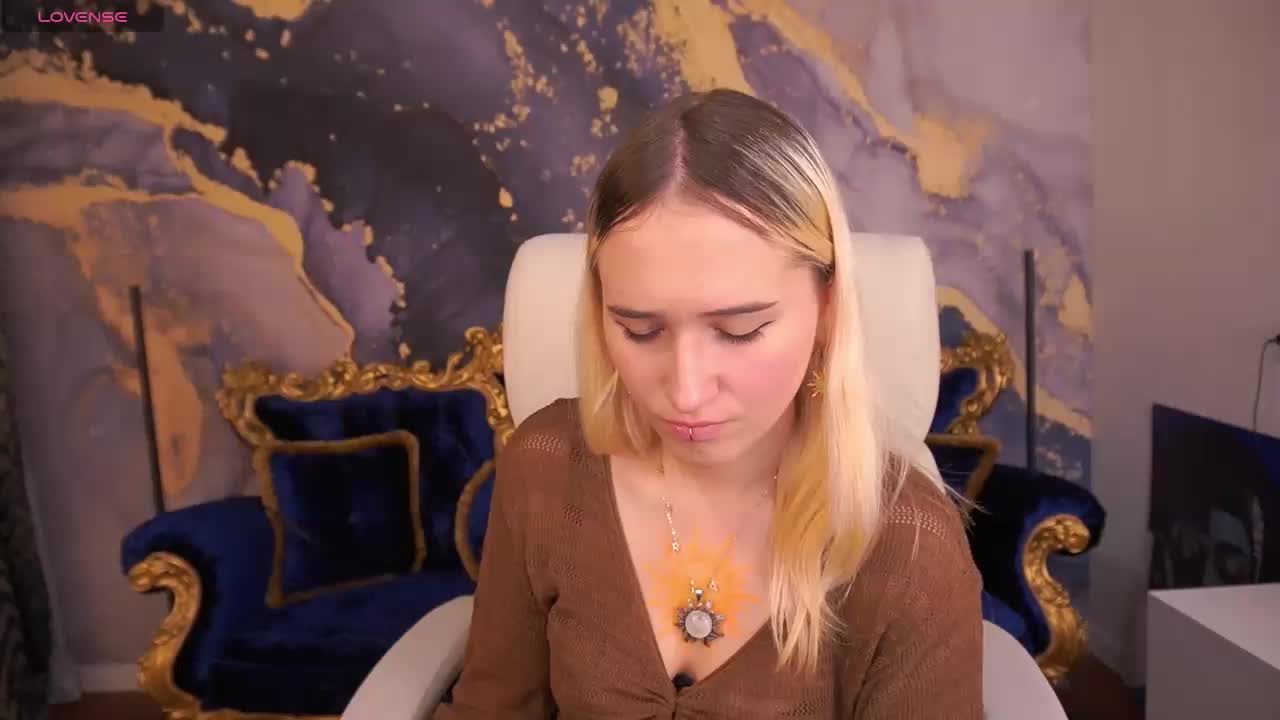 LilElfie Cam Model Chat October 30, 2025