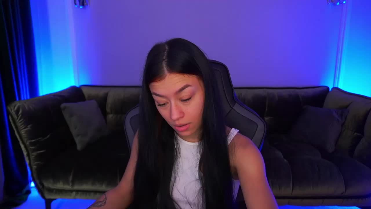 FataleNellie Cam Model Chat October 30, 2025