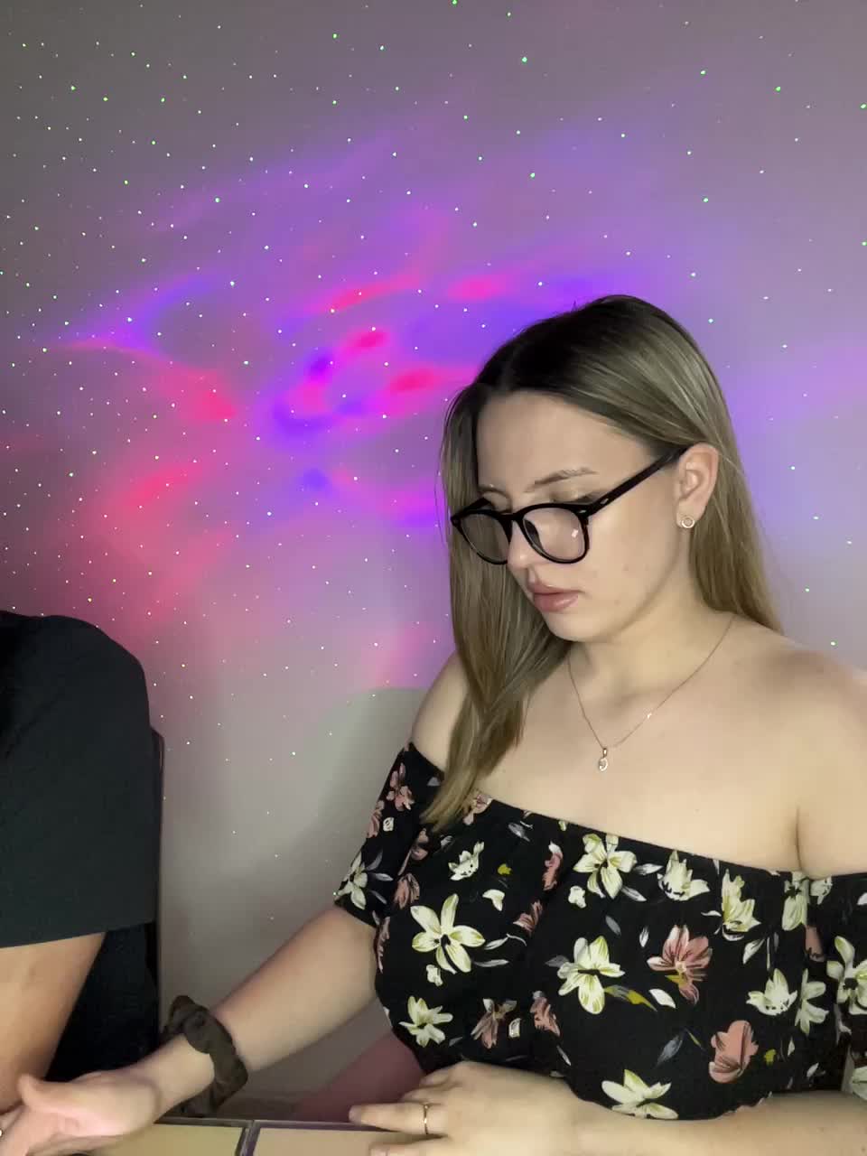 Cris_Mi Cam Model Chat October 30, 2025