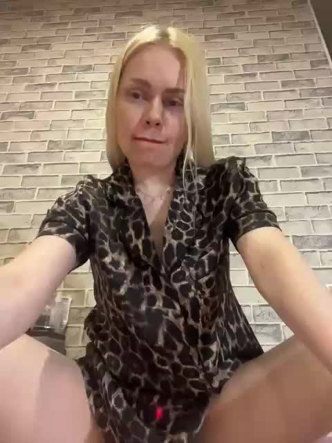 MirandaNow Cam Model Chat October 30, 2025