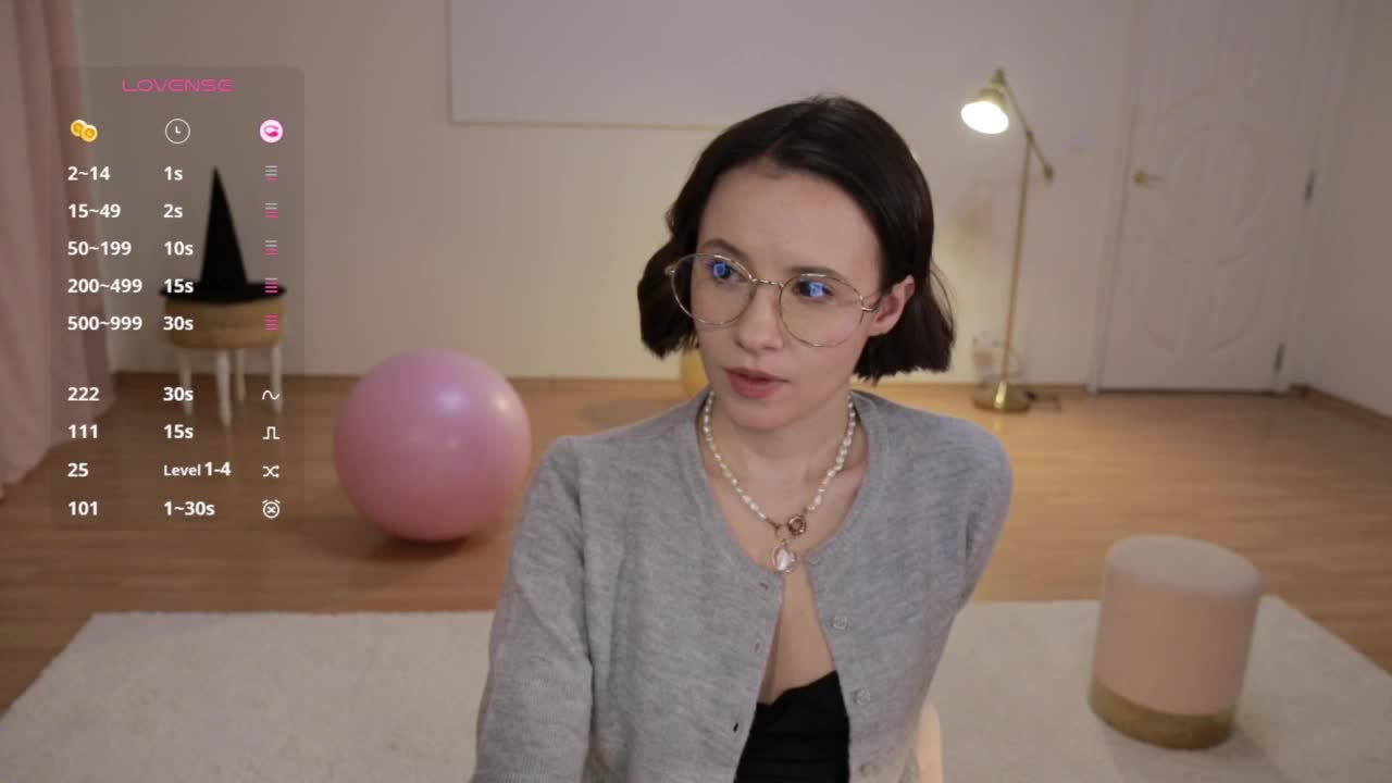 MissEssie Cam Model Chat October 30, 2025