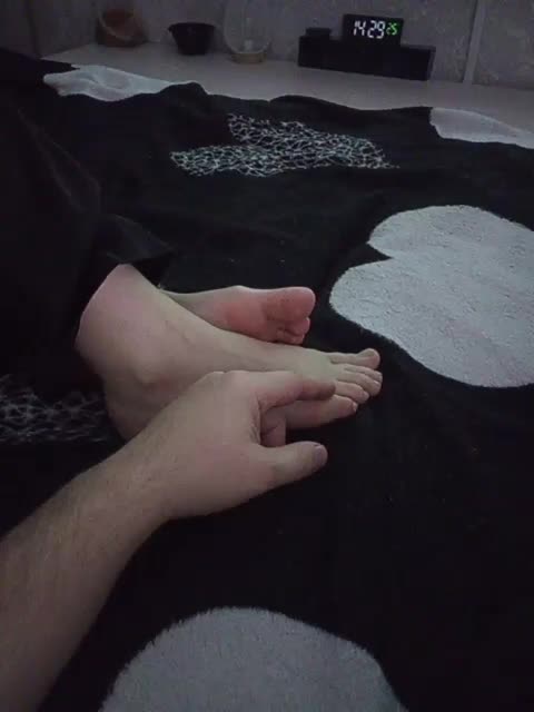 O---R Cam Model Chat October 30, 2025