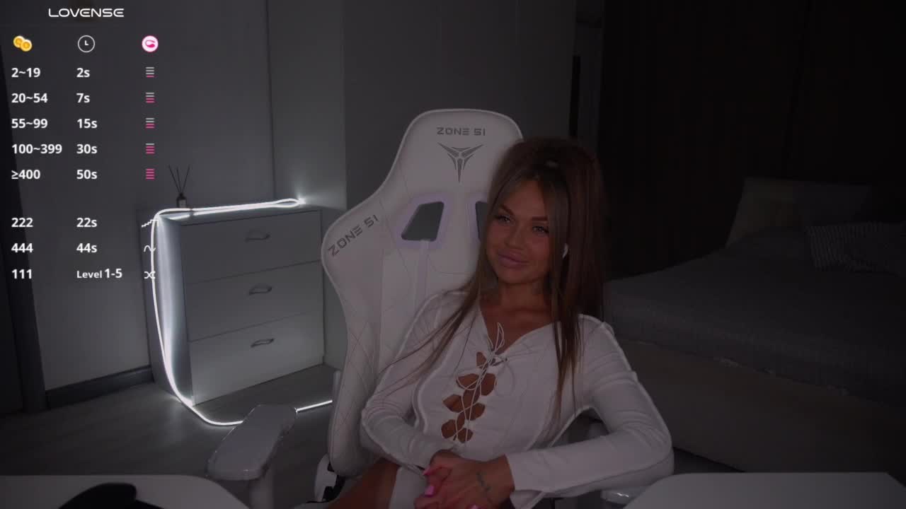 Evelina_fox Cam Model Chat October 30, 2025