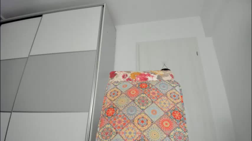 snow_flakee Cam Model Chat October 30, 2025