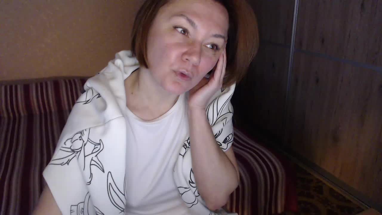 Julia99 Cam Model Chat October 30, 2025