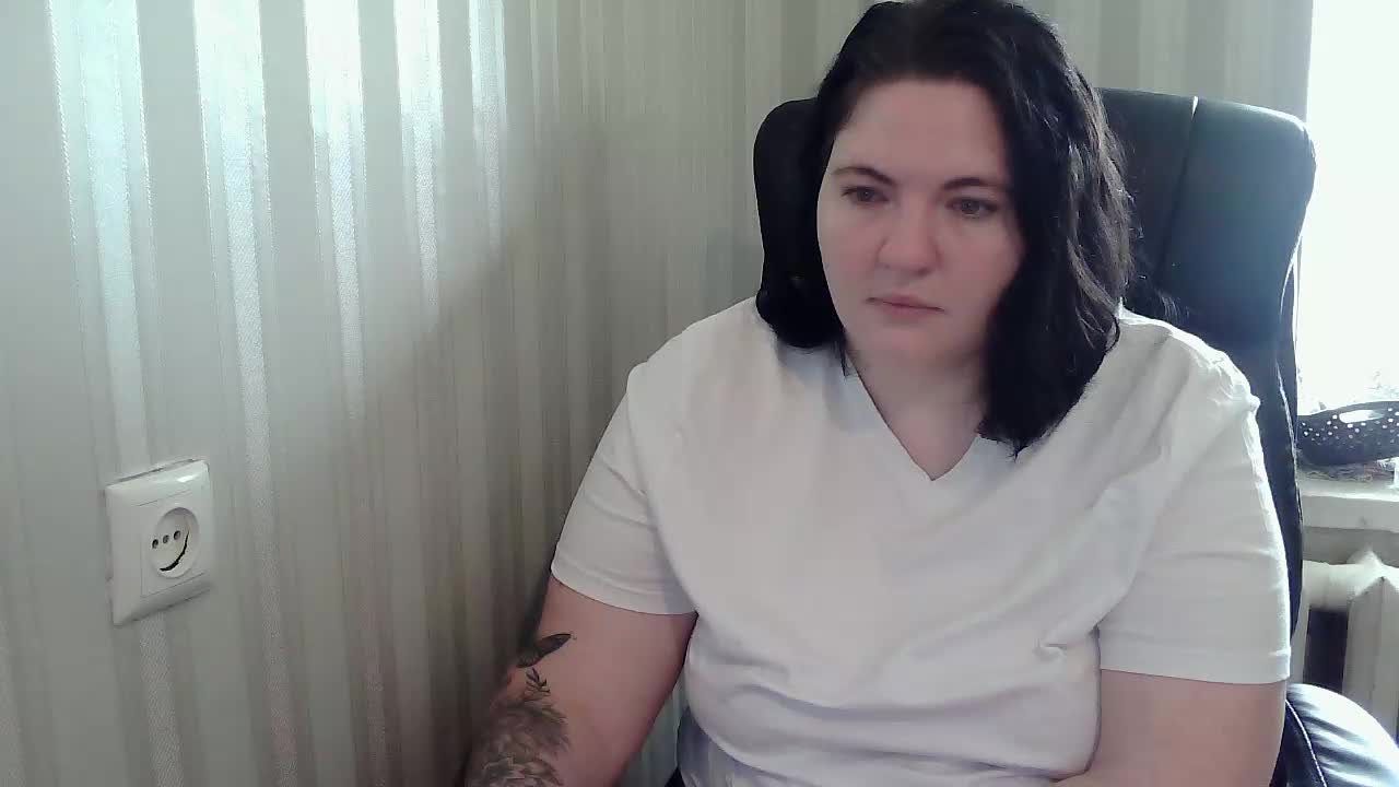 XLisaBlueX Cam Model Chat October 30, 2025