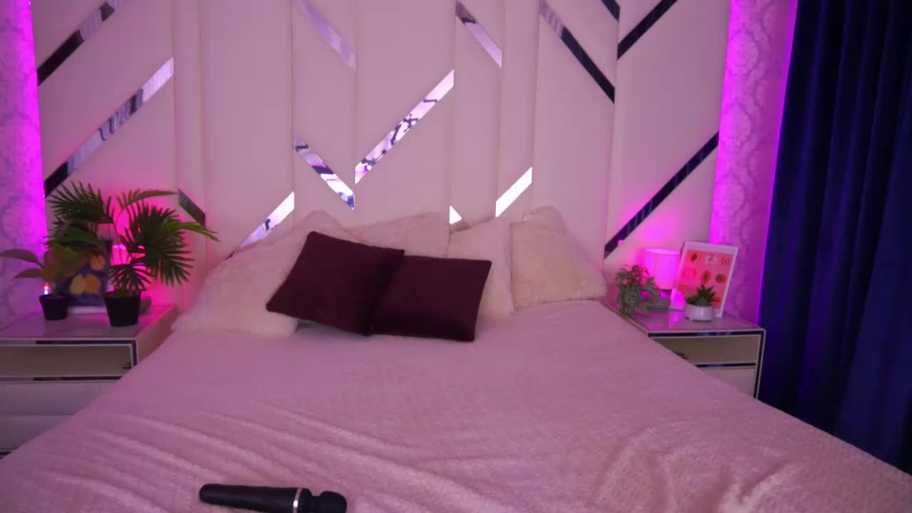 FloraGreys Cam Model Chat October 30, 2025