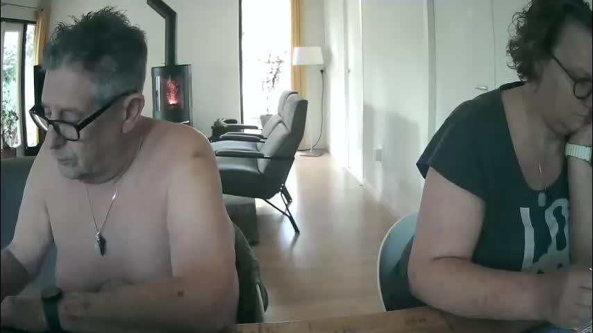 woodwurm Cam Model Chat October 30, 2025