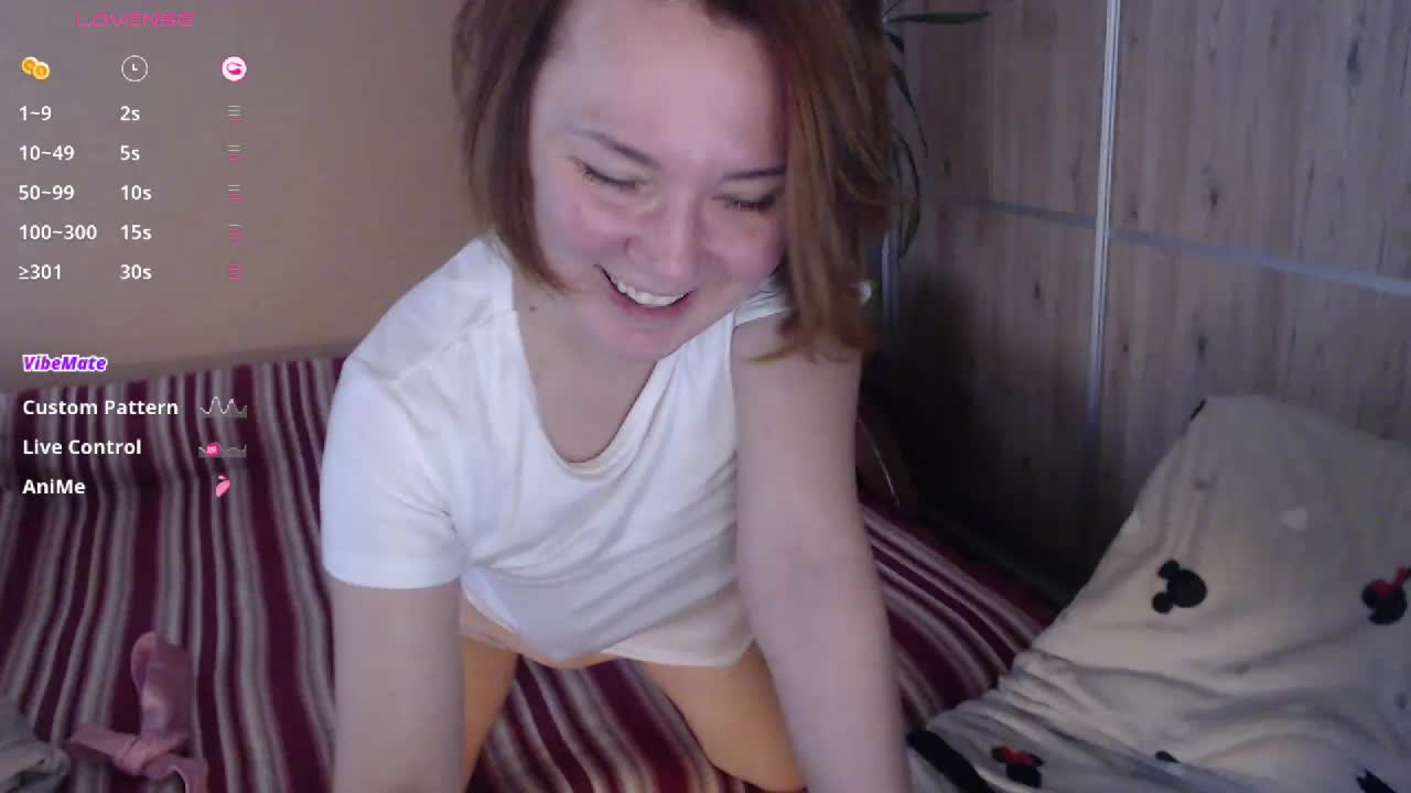 Julia99 Cam Model Chat October 30, 2025