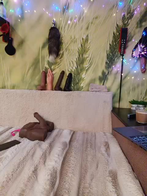 DianaAhTender Cam Model Chat October 30, 2025